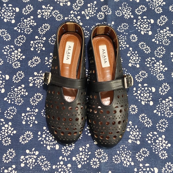 Alaia Shoes - Alaia Black Perforated Leather Mary Jane Flats with Buckle